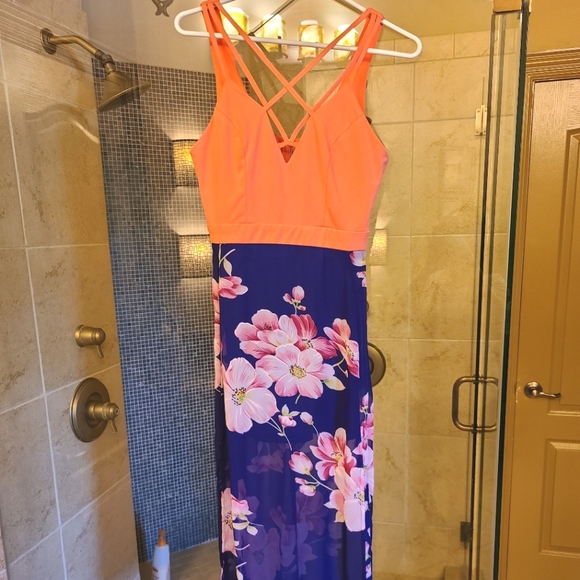 Tea & Cup maxi dress - Picture 2 of 7